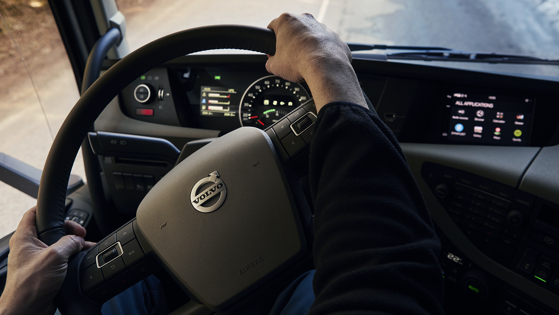Forward Control Volvo 25 ways Volvo FH keeps the roads safe | Volvo Trucks