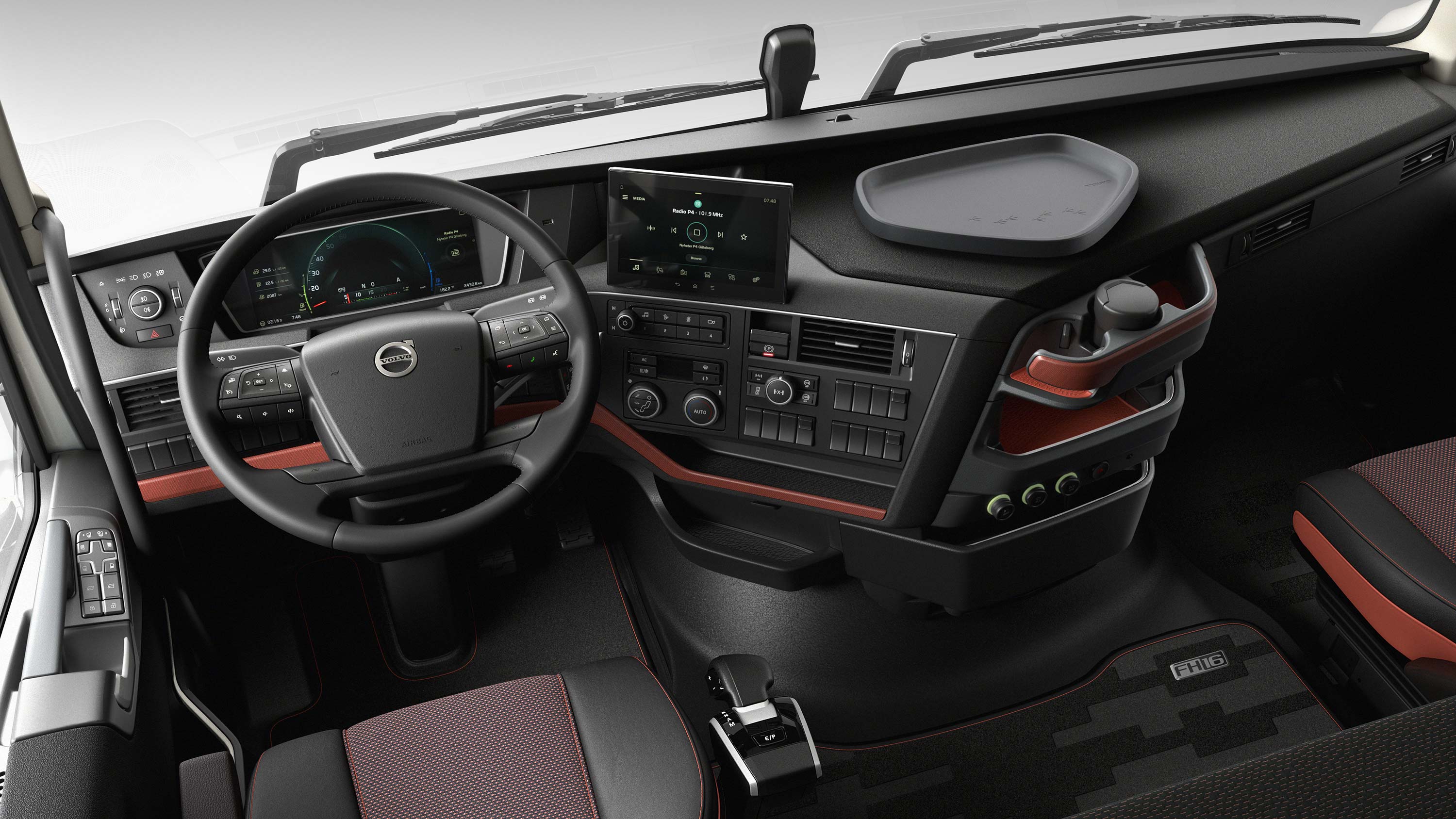 Το περιβάλλον εργασίας οδηγού του Volvo FH16 δίνει στον οδηγό τον έλεγχο με ευκολία.